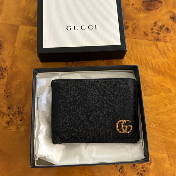 Gucci GG MARMONT LEATHER BI-FOLD WALLET - Picture 10 of 11